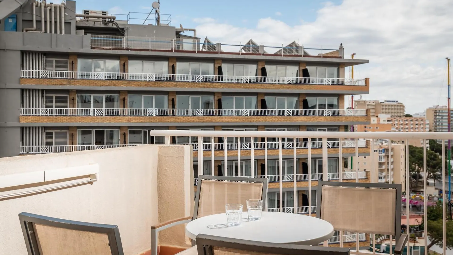 Apartamentos Vistasol Magaluf  Aparthotel