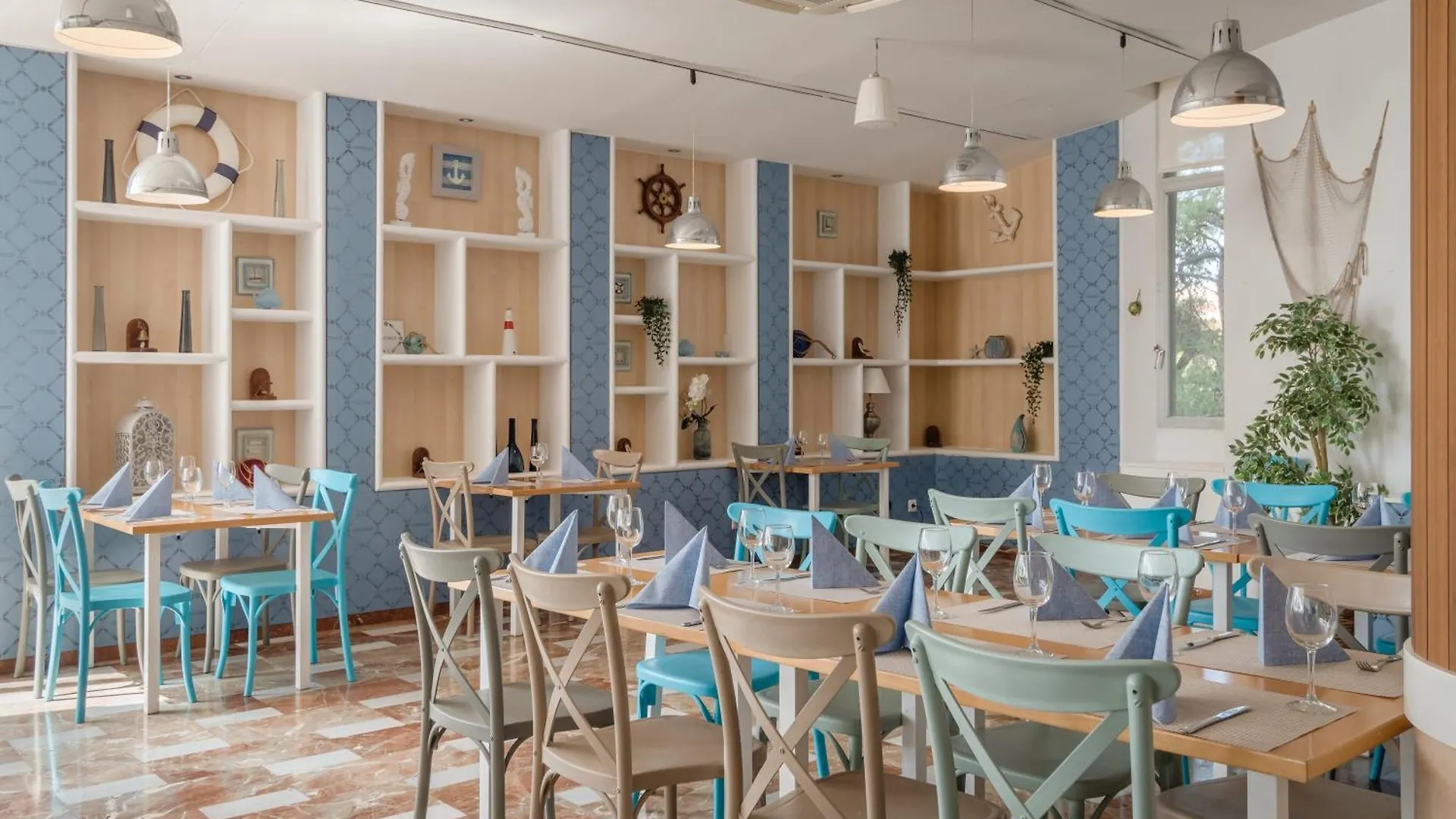 Apartamentos Vistasol Magaluf  Aparthotel