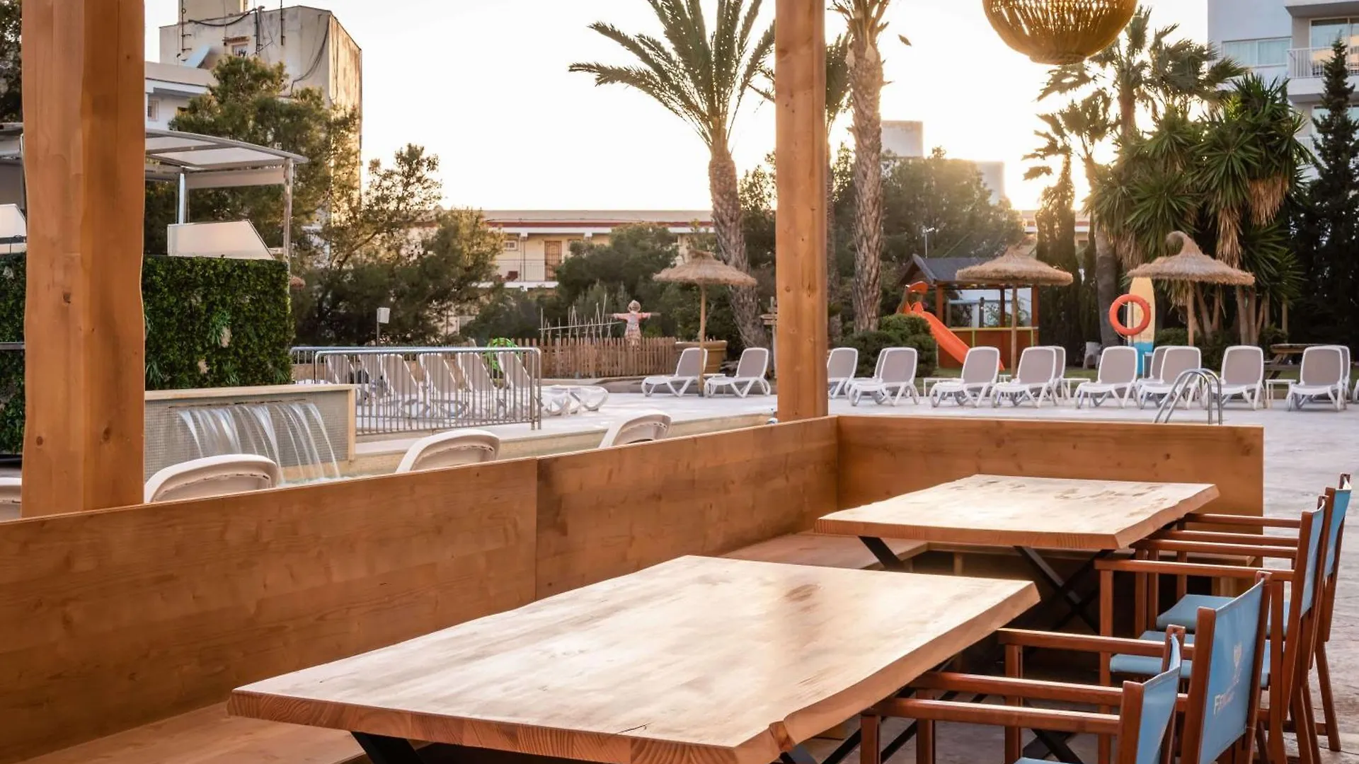 Apartamentos Vistasol Magaluf  Aparthotel