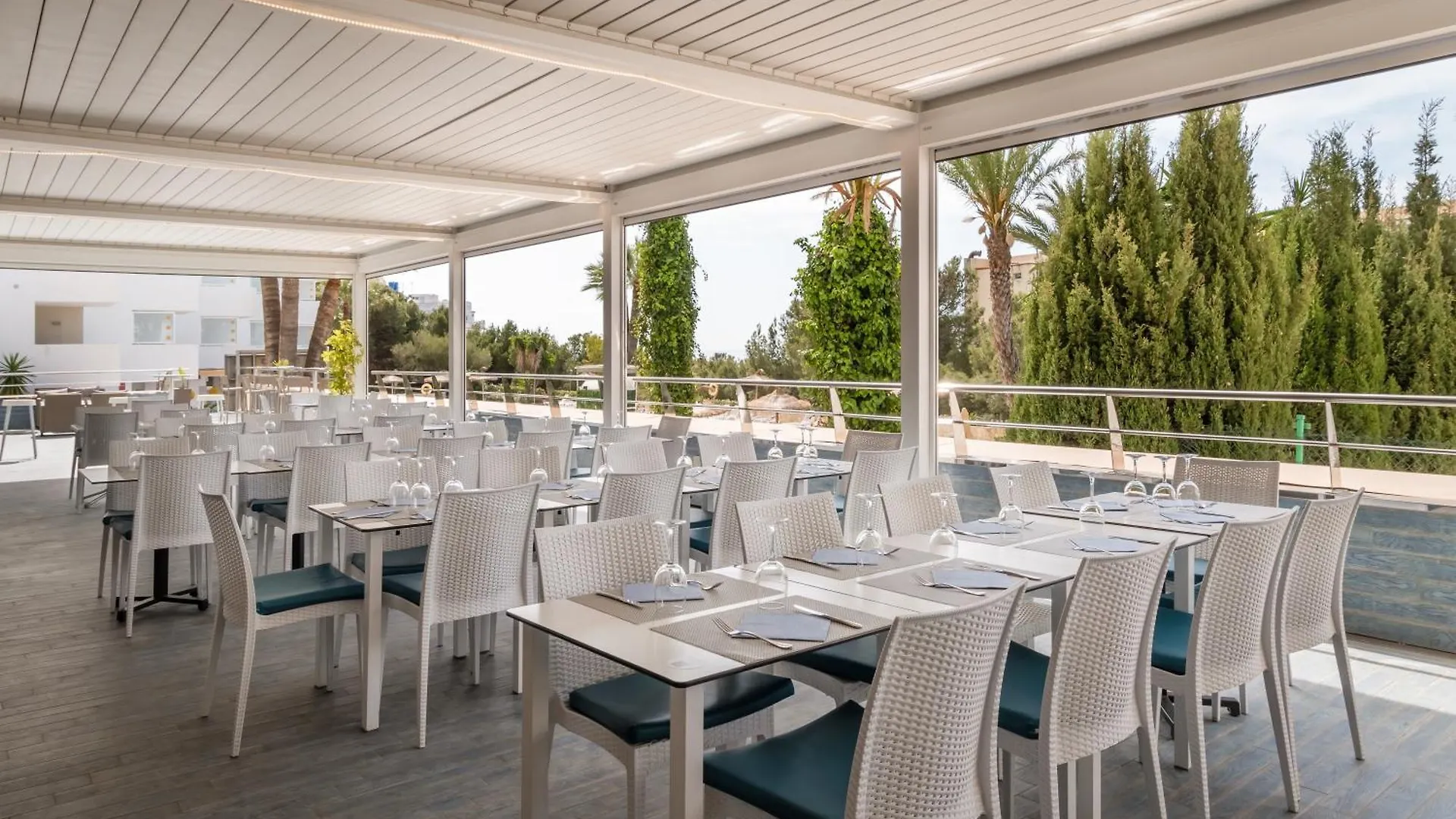 Apartamentos Vistasol Magaluf  Aparthotel